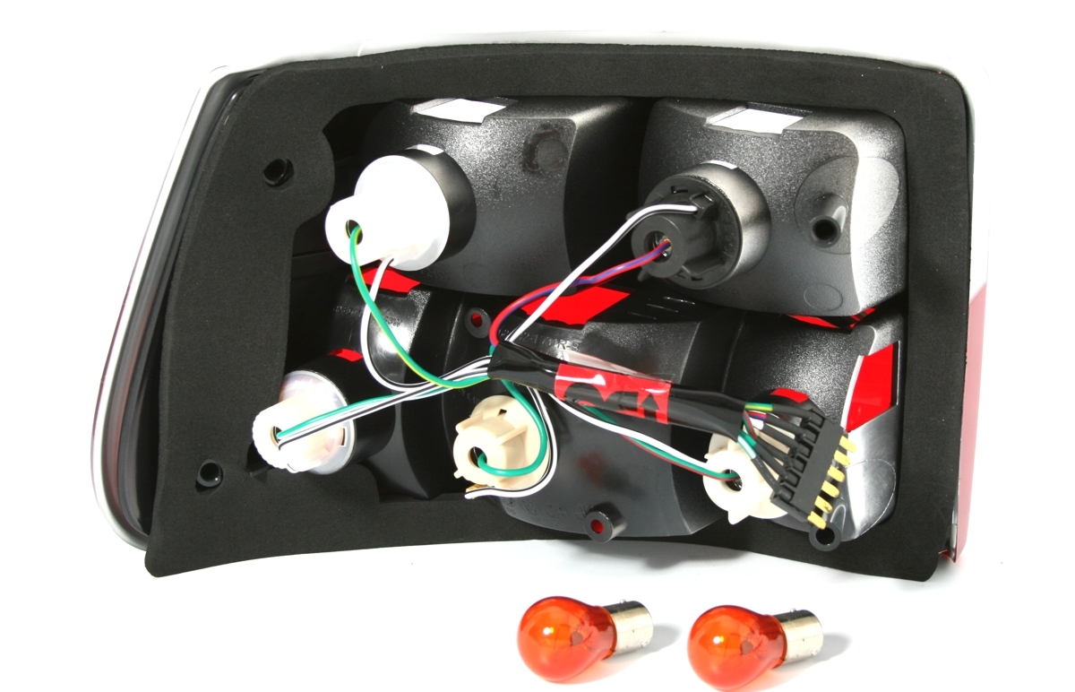 Rückleuchten Set für Opel Astra F in Schwarz