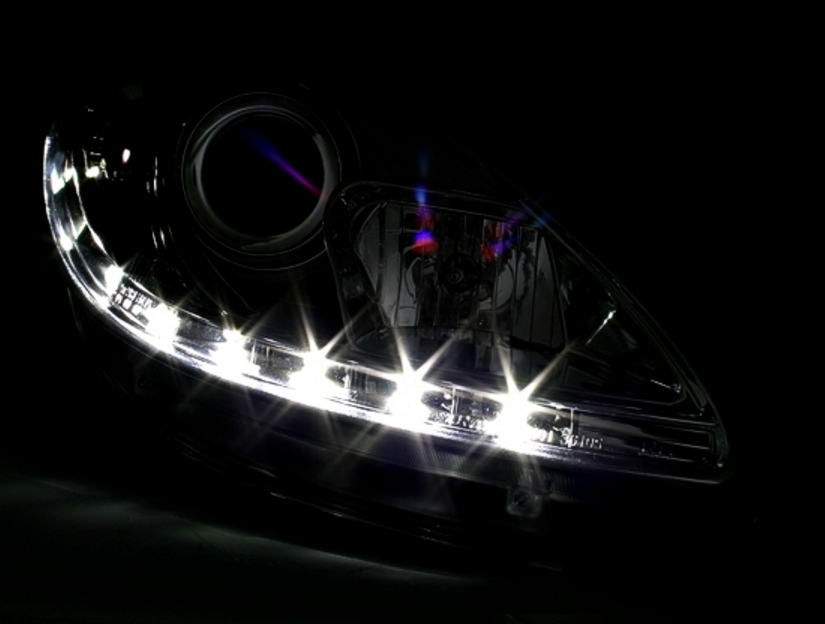 Scheinwerfer mit LED für Seat Leon in Schwarz     