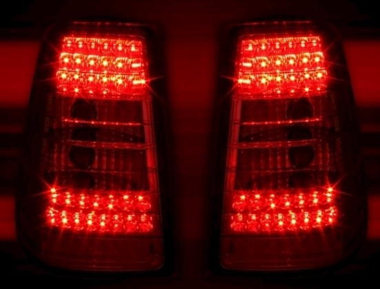 LED Rückleuchten Mercedes W124 T in Rot-Smoke
