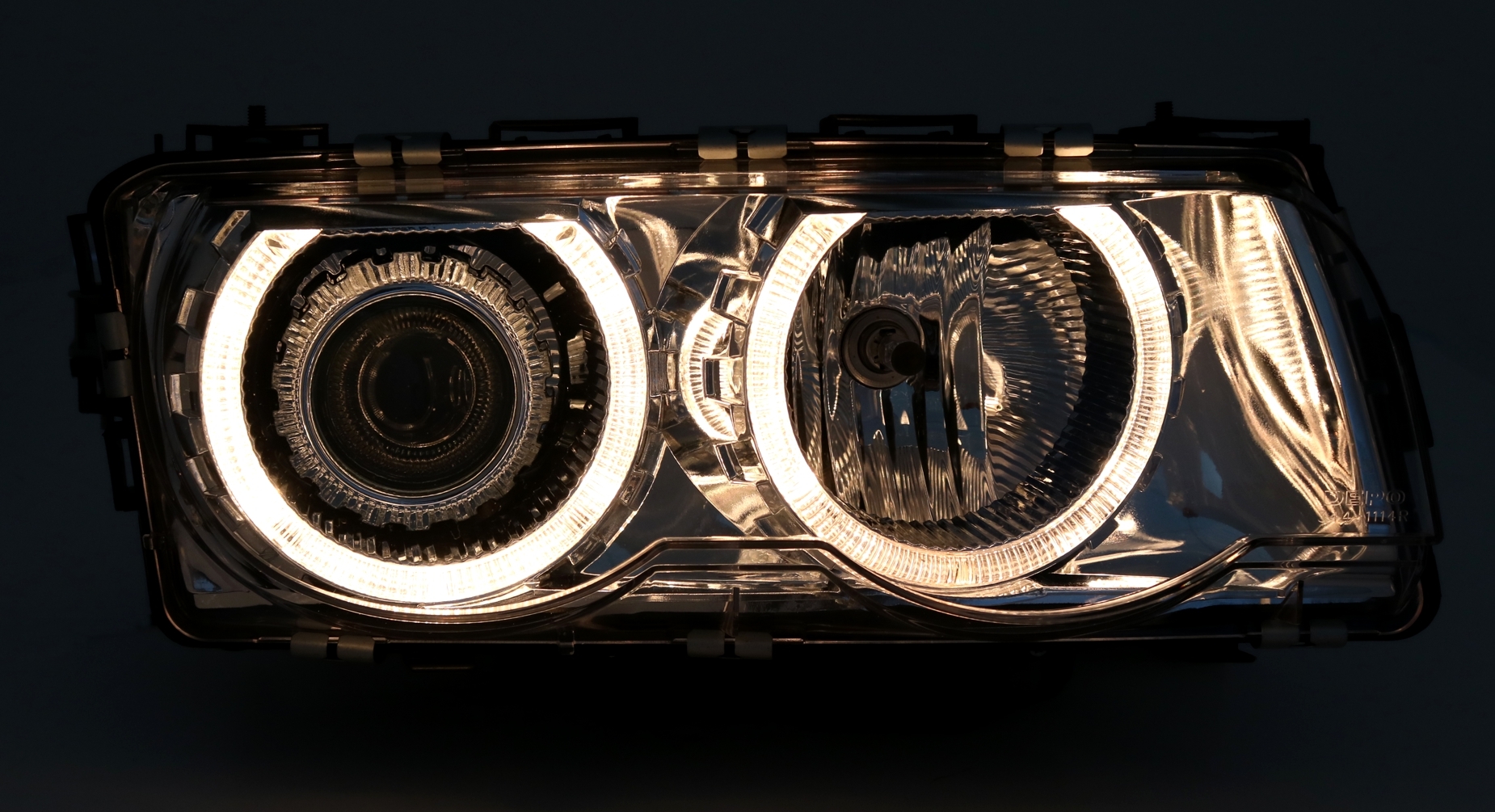 Angel Eyes Scheinwerfer für 7er BMW E38