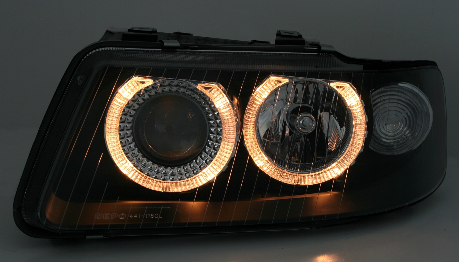 Angel Eyes Scheinwerfer für Audi A3 8L in Schwarz