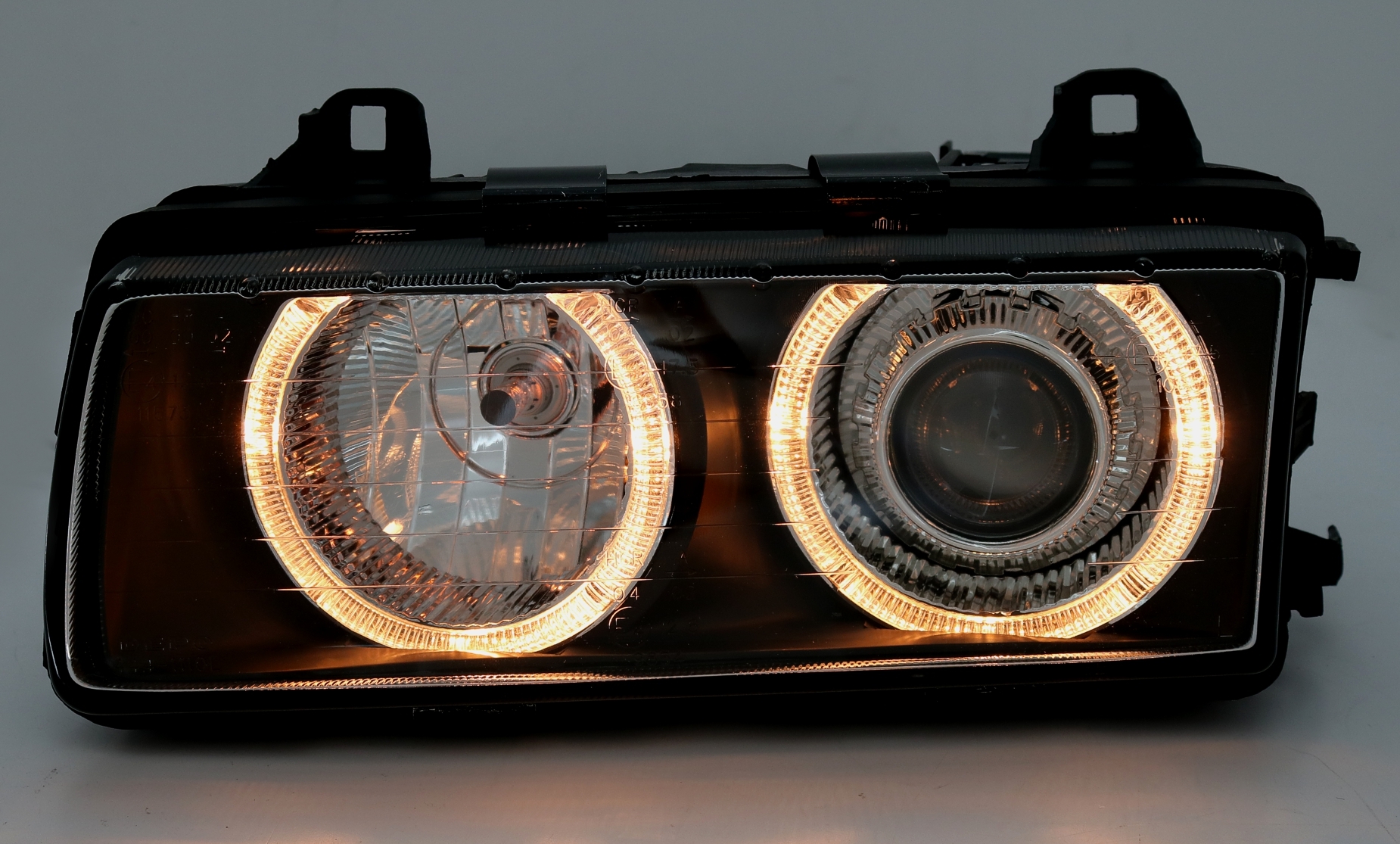 Angel Eyes Scheinwerfer für 3er BMW E36 in Schwarz