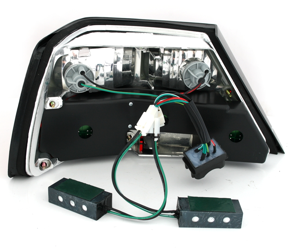 LED Rückleuchten für Mercedes W124 in Rot-Weiß