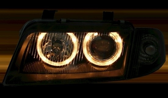 Angel Eyes Scheinwerfer für Audi A4 B5 in Schwarz