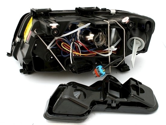 Angel Eyes Scheinwerfer Set für Audi A6 in Schwarz