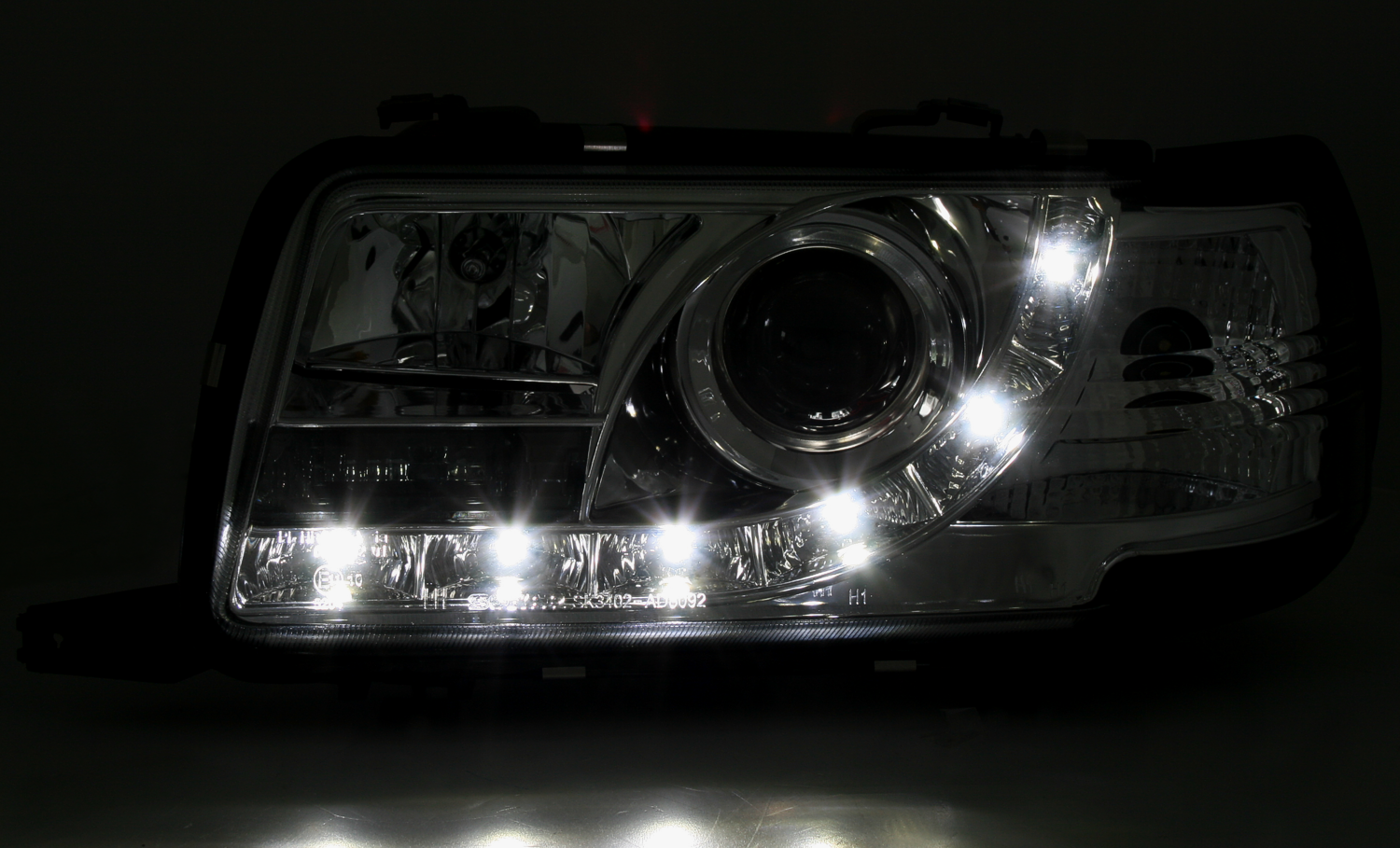 Scheinwerfer mit LED für Audi 80 B4 in Chrom      