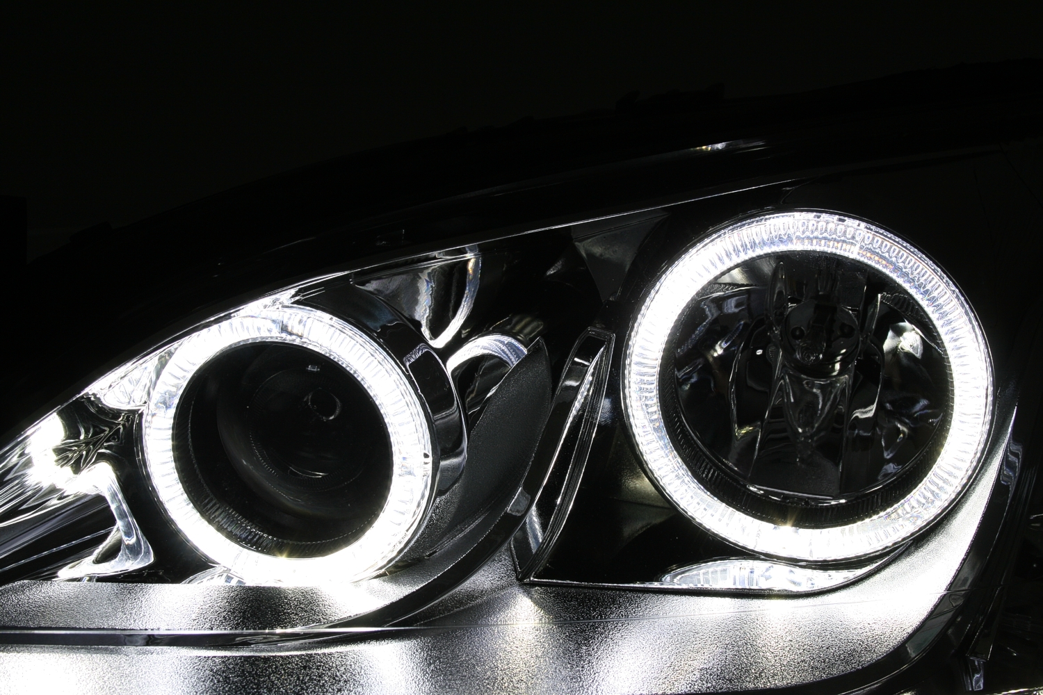 Angel Eyes Scheinwerfer für Ford Mondeo MK3