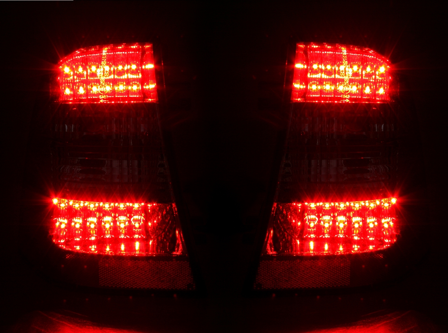 LED Rückleuchten für Mercedes W163 in Rot-Weiß