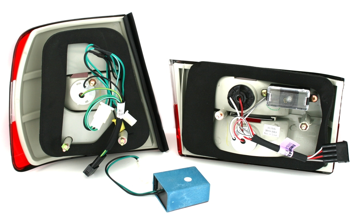 LED Rückleuchten für 5er BMW E34 Limo in Rot-Weiß