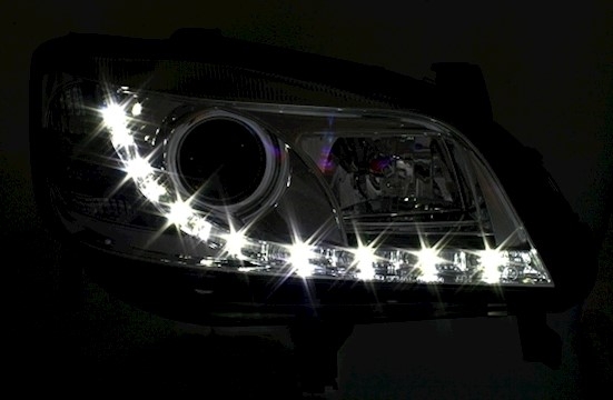 Scheinwerfer mit LED für Opel Zafira in Chrom     