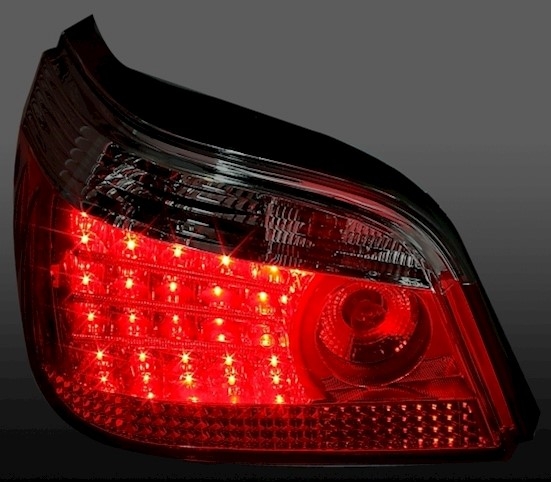 LED Rückleuchten für 5er BMW E60 in Rot-Weiß