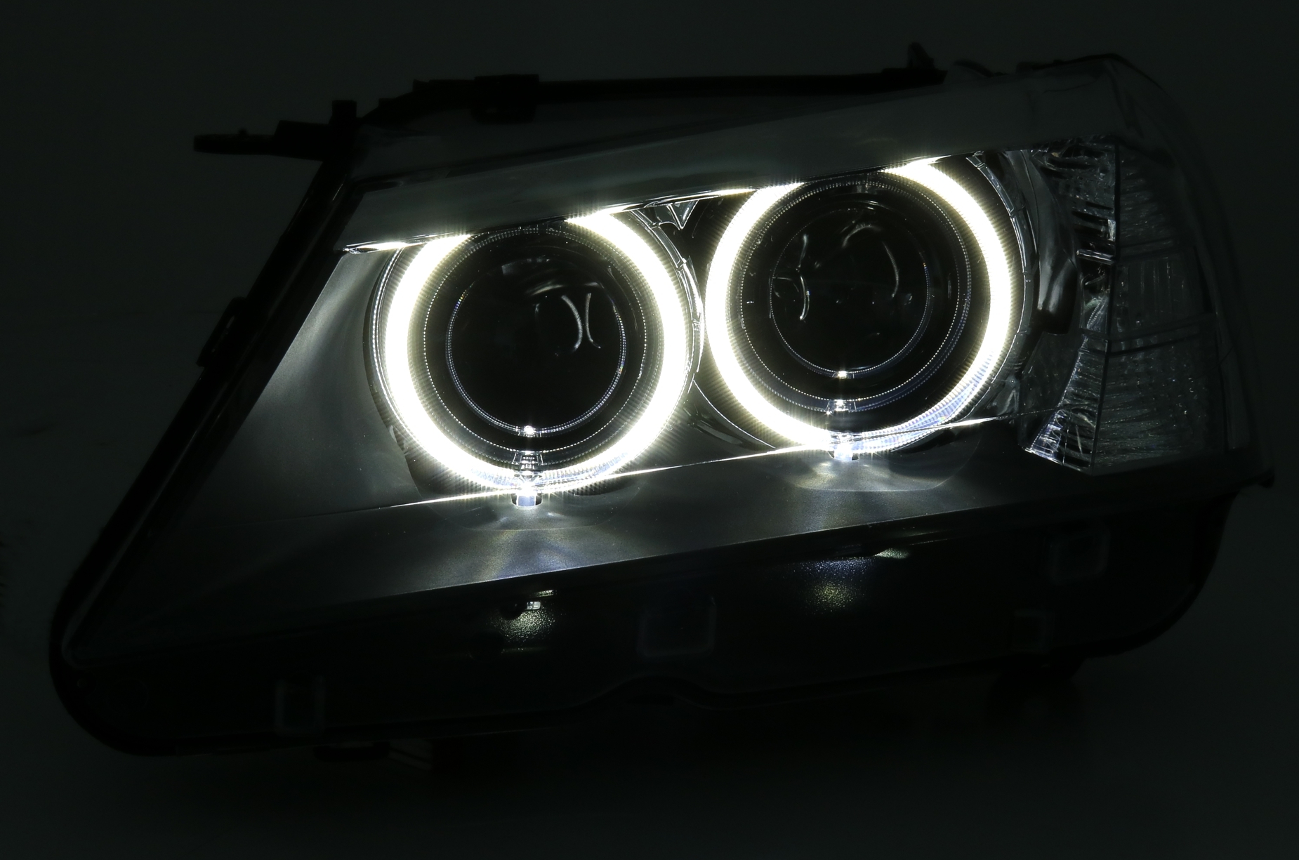 Angel Eyes Scheinwerfer BMW X3 F25 in Schwarz     