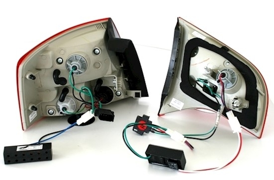 LED Rückleuchten für Audi A4 B7 Avant in Rot-Weiß